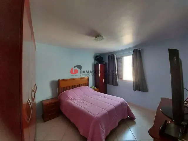 Sobrado com 182m² 2 quartos e 1 banheiro, à venda, no bairro Osvaldo Cruz em São Caetano do Sul