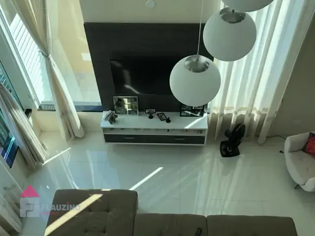 Sobrado com 258m², à venda, no bairro Centro em Peruíbe