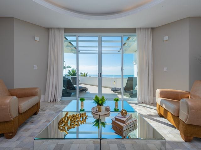 Foto do Casa - Mansão De Frente para o mar  à venda,  4 suítes, 6 vagas, piscina aquecida, aquecimento solar, elétrico e a gás, R$ 7.150.000,00 Centro, Balneário Piçarras, SC | Imobiliária GreenVille