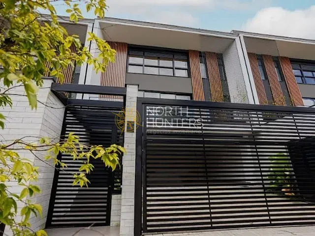 Sobrado com 291m² 3 quartos e 4 banheiros, à venda, no bairro América em Joinville