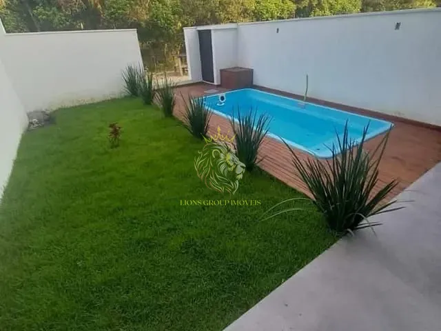 Sobrado 3 quartos e 4 banheiros, à venda, no bairro São Francisco de Assis em Camboriú