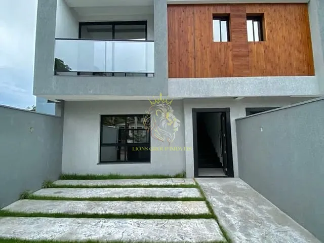 Sobrado 3 quartos e 4 banheiros, à venda, no bairro São Francisco de Assis em Camboriú