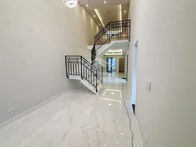 Sobrado com 137m² 3 quartos e 2 banheiros, à venda, no bairro Rio Pequeno em São José dos Pinhais
