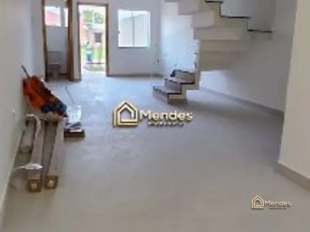 Sobrado com 83m² 3 quartos e 2 banheiros, à venda, no bairro Sítio Cercado em Curitiba
