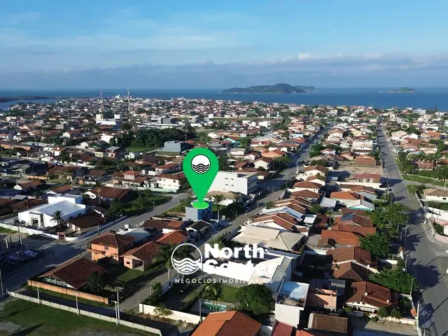 Sobrado 2 quartos e 2 banheiros, para alugar, no bairro Centro em Balneário Barra do Sul