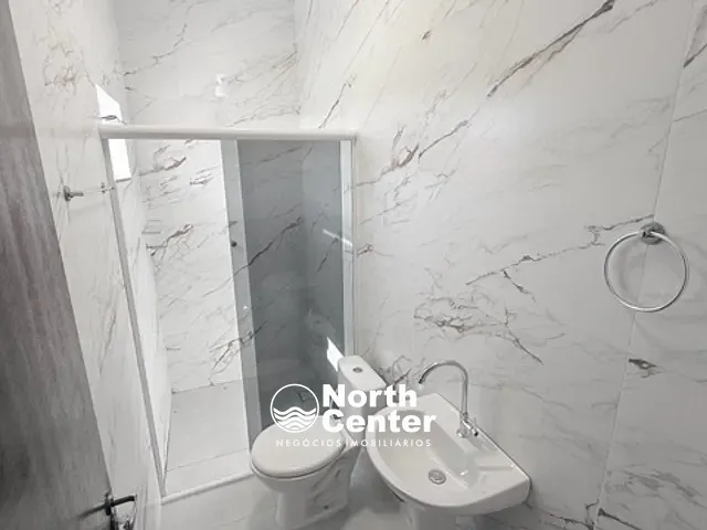 Sobrado 2 quartos e 2 banheiros, para alugar, no bairro Centro em Balneário Barra do Sul