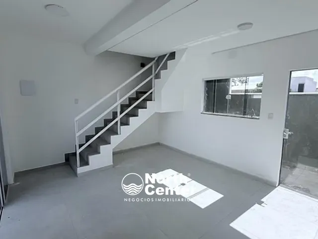 Sobrado 2 quartos e 2 banheiros, para alugar, no bairro Centro em Balneário Barra do Sul