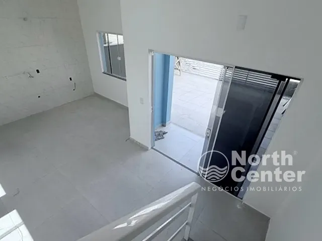 Sobrado 2 quartos e 2 banheiros, para alugar, no bairro Centro em Balneário Barra do Sul