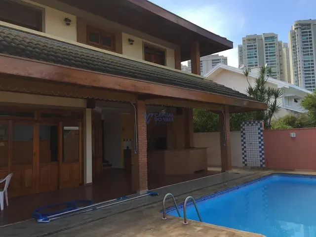 Sobrado com 360m² 3 quartos e 4 banheiros, à venda, no bairro Jardim das Colinas em São José dos Campos