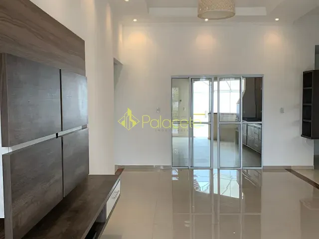 Sobrado com 426m² 4 quartos e 4 banheiros, para alugar, no bairro Loteamento Residencial Reserva dos Lagos em Pindamonhangaba