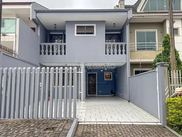 Sobrado com 160m² 4 quartos e 4 banheiros, à venda, no bairro Xaxim em Curitiba