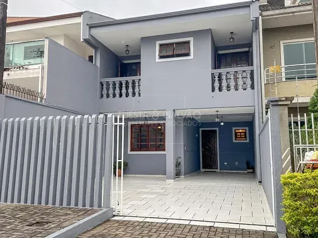 Sobrado com 160m² 4 quartos e 4 banheiros, à venda, no bairro Xaxim em Curitiba