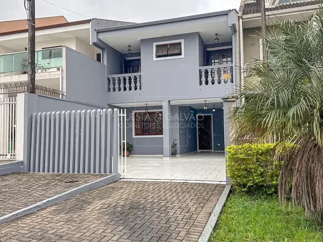 Sobrado com 160m² 4 quartos e 4 banheiros, à venda, no bairro Xaxim em Curitiba