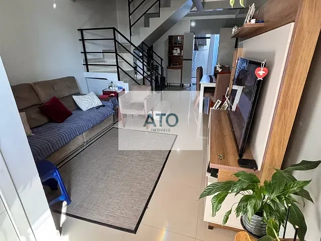 Sobrado 2 quartos e 2 banheiros, à venda, no bairro Centro em Tijucas