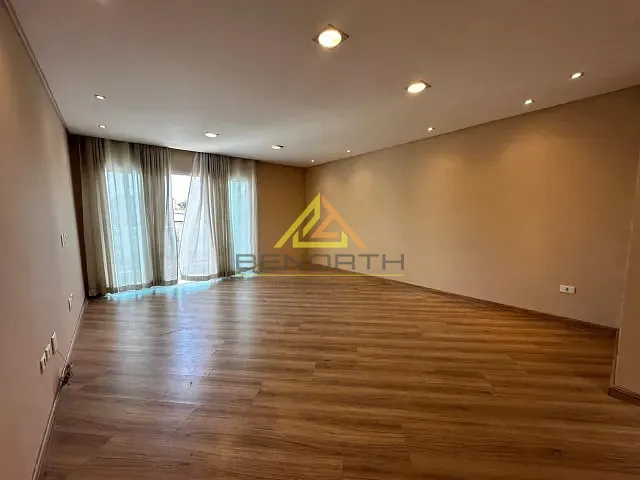 Sobrado com 257m² 3 quartos e 5 banheiros, à venda, no bairro Vila Mariza Mazzei em São Paulo