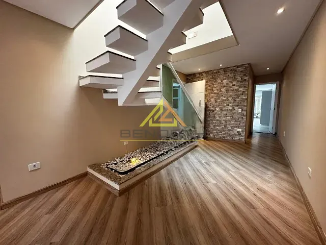 Sobrado com 257m² 3 quartos e 5 banheiros, à venda, no bairro Vila Mariza Mazzei em São Paulo