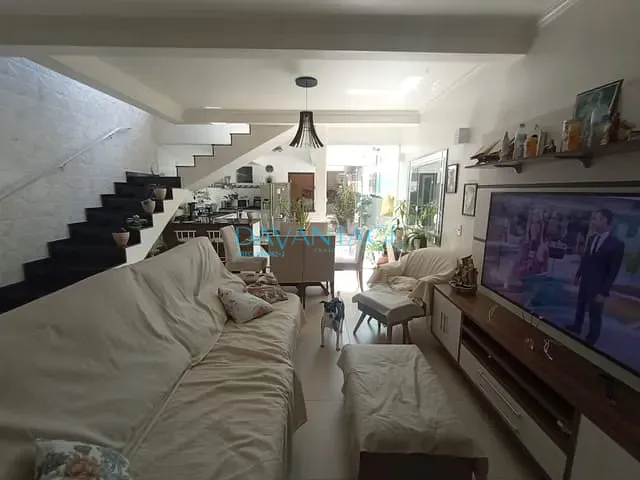 Sobrado 4 quartos e 4 banheiros, à venda, no bairro Vila Romana em São Paulo