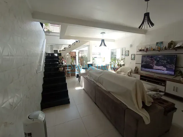 Sobrado 4 quartos e 4 banheiros, à venda, no bairro Vila Romana em São Paulo