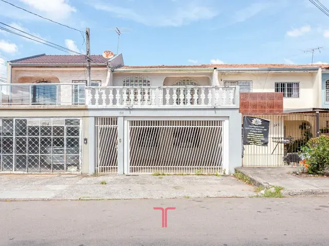 Sobrado com 93m² 3 quartos e 2 banheiros, à venda, no bairro Xaxim em Curitiba