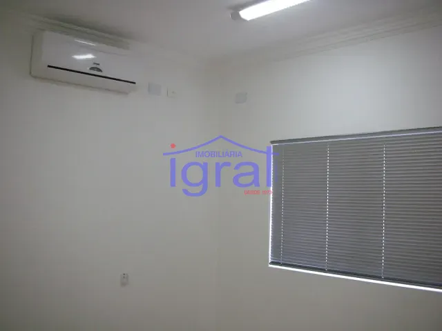 Sobrado com 225m², para alugar, no bairro Indianópolis em São Paulo