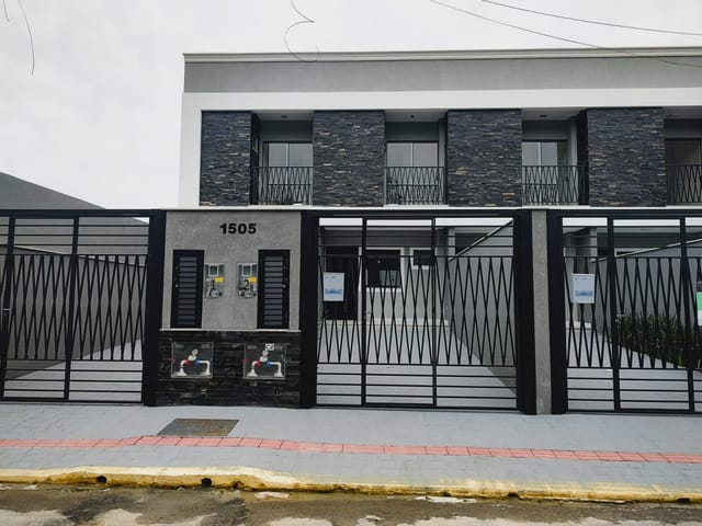 Sobrado com 76m² 2 quartos e 3 banheiros, à venda, no bairro Morretes em Itapema