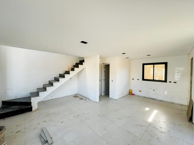 Sobrado com 152m² 3 quartos e 3 banheiros, à venda, no bairro Atuba em Curitiba