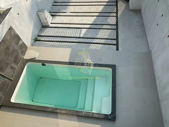 Sobrado 3 quartos e 4 banheiros, à venda, no bairro São Francisco de Assis em Camboriú