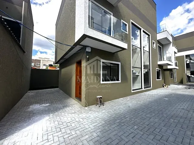 Sobrado com 135m² 3 quartos e 2 banheiros, à venda, no bairro Uberaba em Curitiba