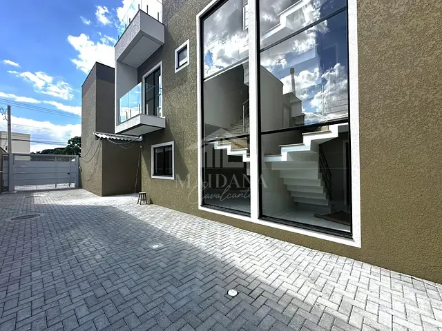 Sobrado com 135m² 3 quartos e 2 banheiros, à venda, no bairro Uberaba em Curitiba