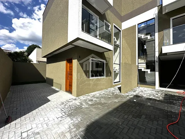 Sobrado com 135m² 3 quartos e 2 banheiros, à venda, no bairro Uberaba em Curitiba