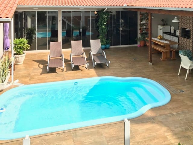Casa com 900m² 7 quartos e 5 banheiros, à venda, no bairro Canasvieiras em Florianópolis