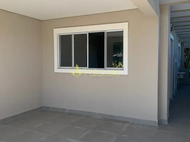 Sobrado com 125m² 3 quartos e 2 banheiros, à venda, no bairro Loteamento Jardim dos Eucaliptos em Tremembé
