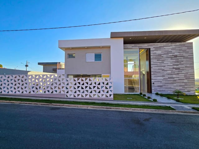 Foto do Sobrado - Sobrado com 3 dormitórios à venda, 229 m² por R$ 1.680.000,00 - Jardins Barcelona - Senador Canedo/GO | Portfolio Imóveis