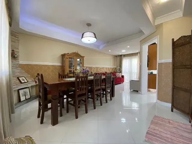 Sobrado com 130m² 3 quartos e 3 banheiros, à venda, no bairro Hauer em Curitiba