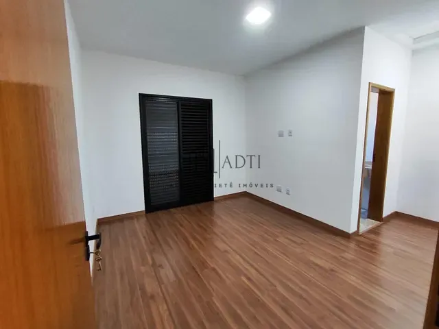 Sobrado com 125m² 3 quartos e 2 banheiros, à venda, no bairro Mogi Moderno em Mogi das Cruzes