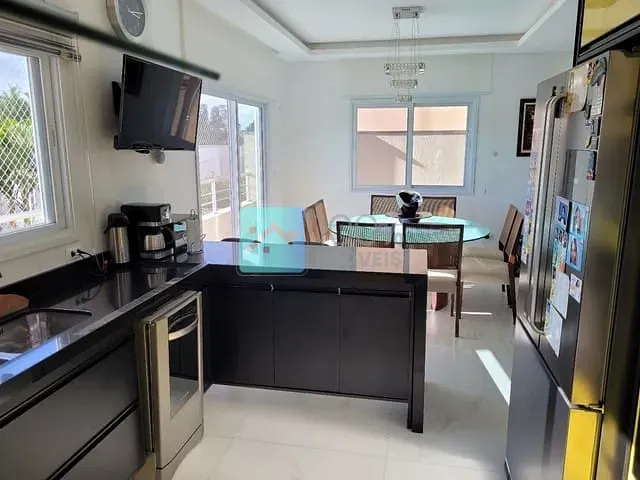 Sobrado com 250m² 3 quartos e 3 banheiros, à venda, no bairro Urbanova em São José dos Campos