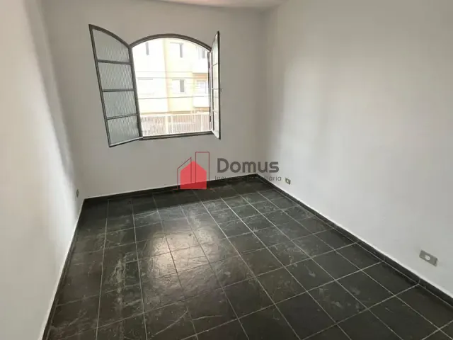 Sobrado com 321m² 2 quartos e 2 banheiros, para alugar, no bairro Vila Bourghese em Pindamonhangaba