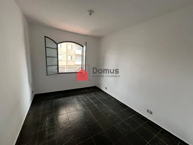 Sobrado com 321m² 2 quartos e 2 banheiros, para alugar, no bairro Vila Bourghese em Pindamonhangaba