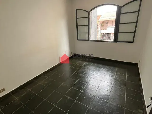 Sobrado com 321m² 2 quartos e 2 banheiros, para alugar, no bairro Vila Bourghese em Pindamonhangaba