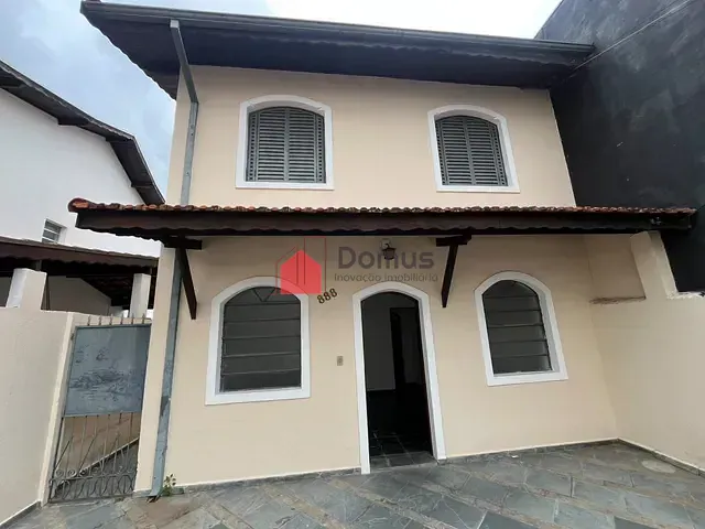 Sobrado com 321m² 2 quartos e 2 banheiros, para alugar, no bairro Vila Bourghese em Pindamonhangaba