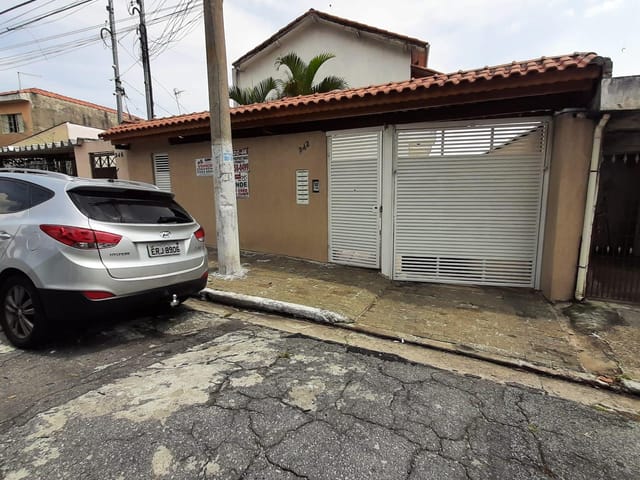 Sobrado 3 quartos e 1 banheiro, à venda ou para alugar, no bairro Vila Euthalia em São Paulo