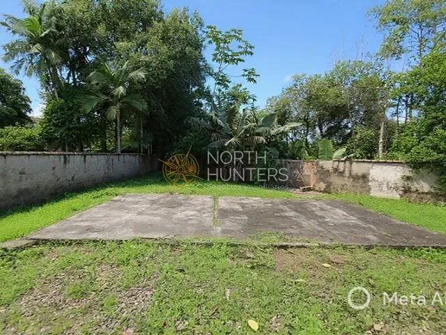 Sobrado com 512m² 3 quartos e 2 banheiros, à venda, no bairro Fátima em Joinville