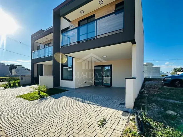 Sobrado com 145m² 3 quartos e 2 banheiros, à venda, no bairro Costeira em São José dos Pinhais