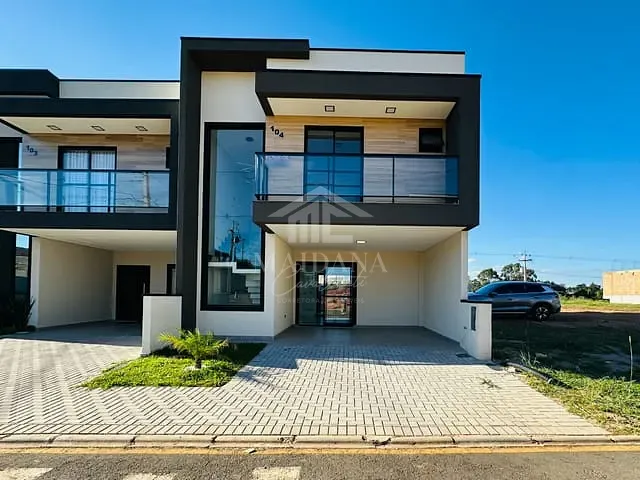 Sobrado com 145m² 3 quartos e 2 banheiros, à venda, no bairro Costeira em São José dos Pinhais