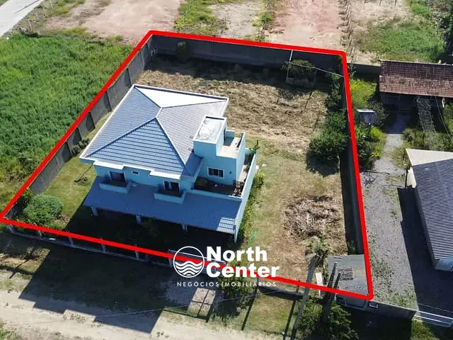 Sobrado com 1200m² 4 quartos e 3 banheiros, à venda, no bairro Salinas em Balneário Barra do Sul