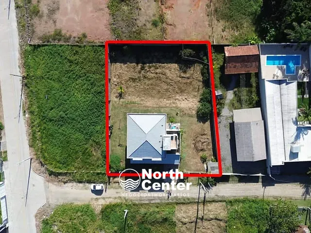 Sobrado com 1200m² 4 quartos e 3 banheiros, à venda, no bairro Salinas em Balneário Barra do Sul