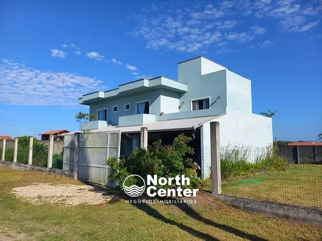 Sobrado com 1200m² 4 quartos e 3 banheiros, à venda, no bairro Salinas em Balneário Barra do Sul