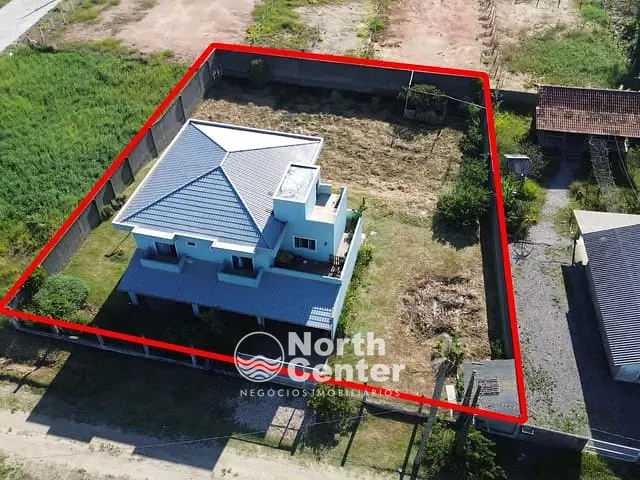 Sobrado com 1200m² 4 quartos e 3 banheiros, à venda, no bairro Salinas em Balneário Barra do Sul