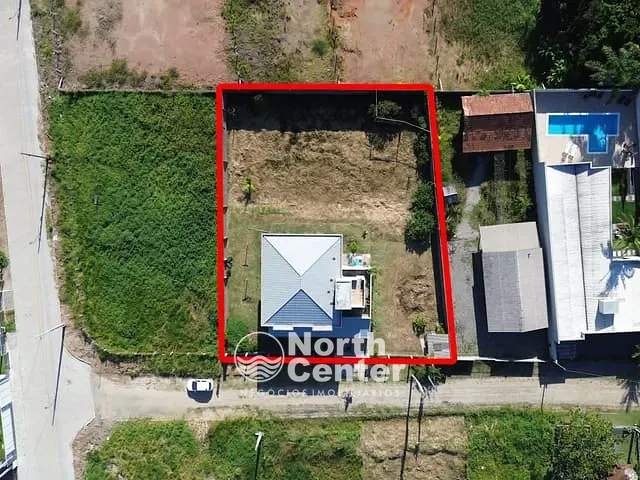 Sobrado com 1200m² 4 quartos e 3 banheiros, à venda, no bairro Salinas em Balneário Barra do Sul