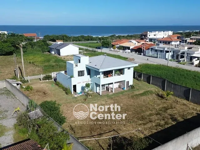 Sobrado com 1200m² 4 quartos e 3 banheiros, à venda, no bairro Salinas em Balneário Barra do Sul